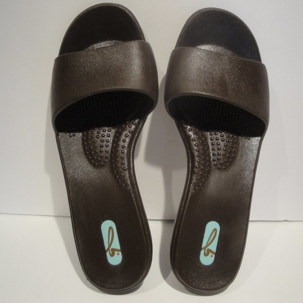 Oka B Dark Brown Slides/Sandal  Size M Get ready for Spring